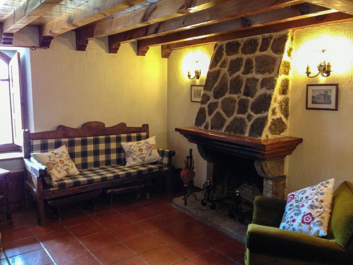 La Casa Del Abuelo Guest House โอยอส เดล เอสปีโน ภายนอก รูปภาพ