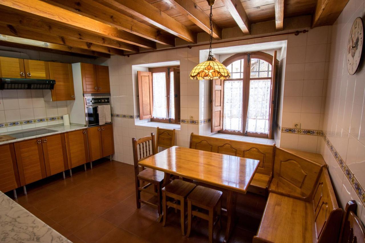 La Casa Del Abuelo Guest House โอยอส เดล เอสปีโน ภายนอก รูปภาพ