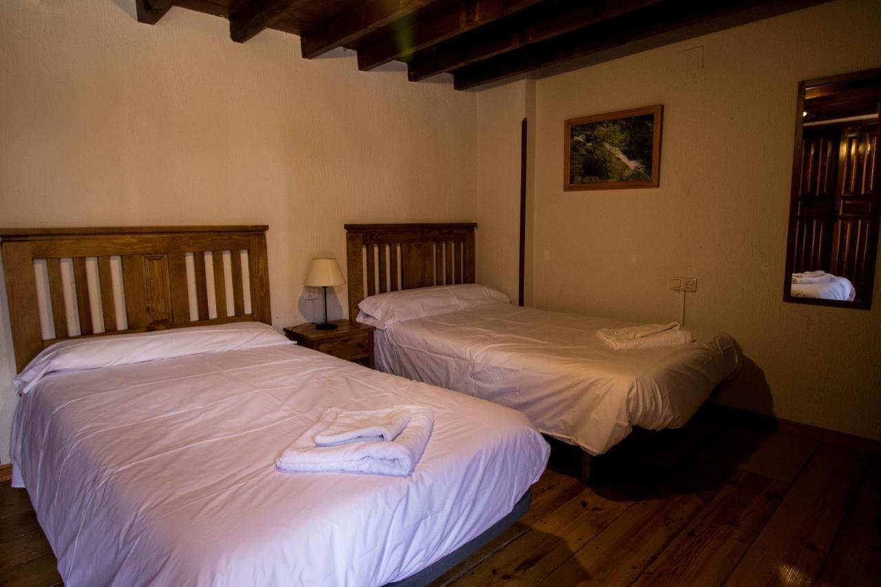 La Casa Del Abuelo Guest House โอยอส เดล เอสปีโน ภายนอก รูปภาพ