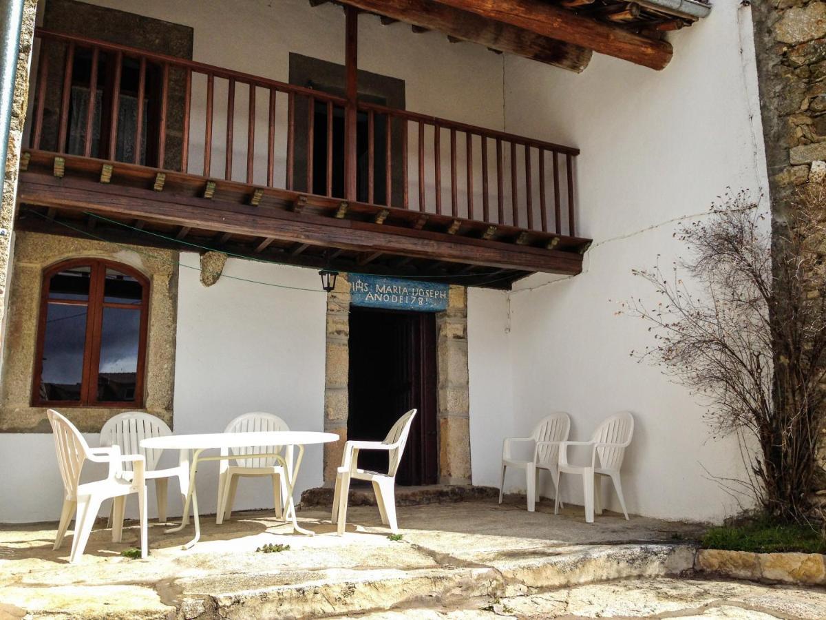 La Casa Del Abuelo Guest House โอยอส เดล เอสปีโน ภายนอก รูปภาพ
